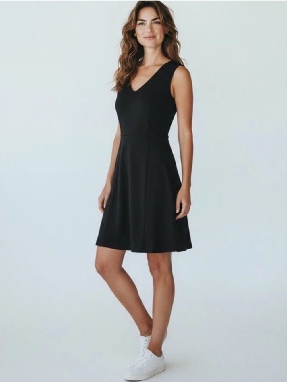 NWT Theory Canneros Black V fit and flare pleated black dress Sz S